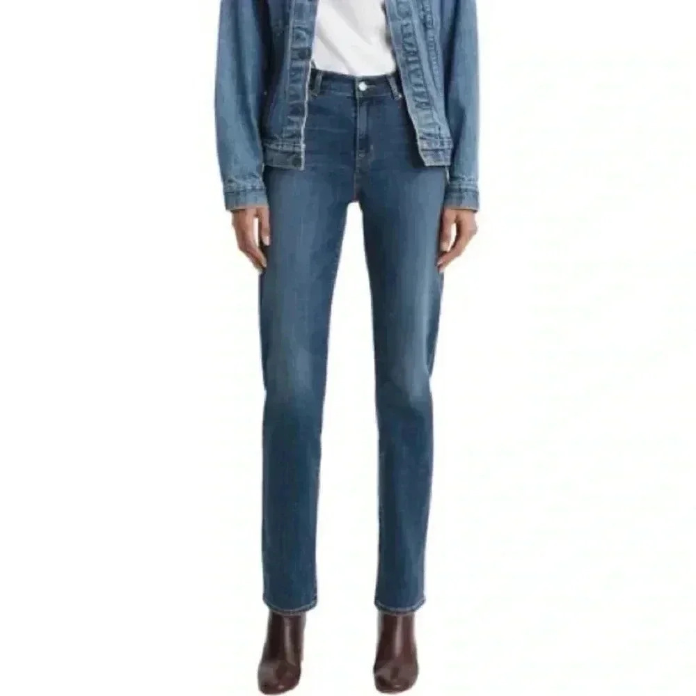 Levi's Women's Classic Straight-Leg Jeans in Short Length - Maui Waterfall - Picture 1 of 1